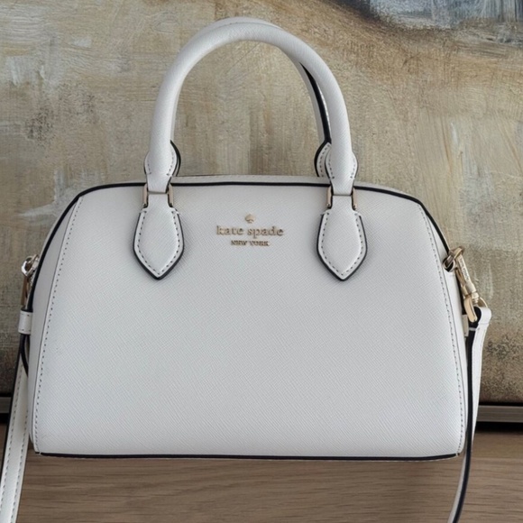 AUTHENTIC KATE SPADE NY crossbody Dolly Duffle in Meringue pre-owned - Picture 13 of 13